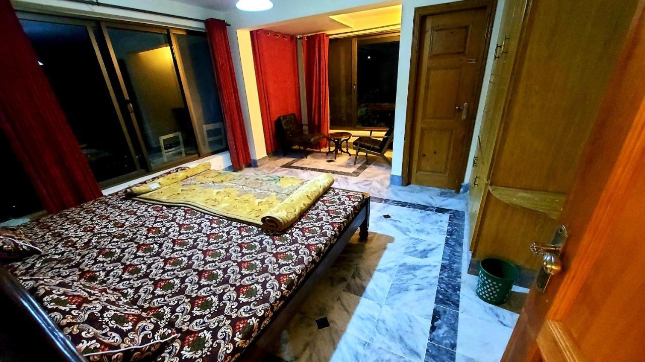 Shahrukh Heights Hotel Murree Exterior photo